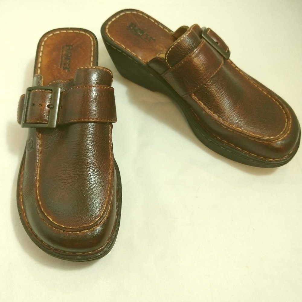 Born Pebbled Leather Clogs Brown Adj Strap 9/40.5